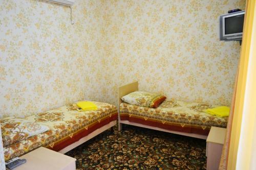 Hostal Guest House Tri Sestri