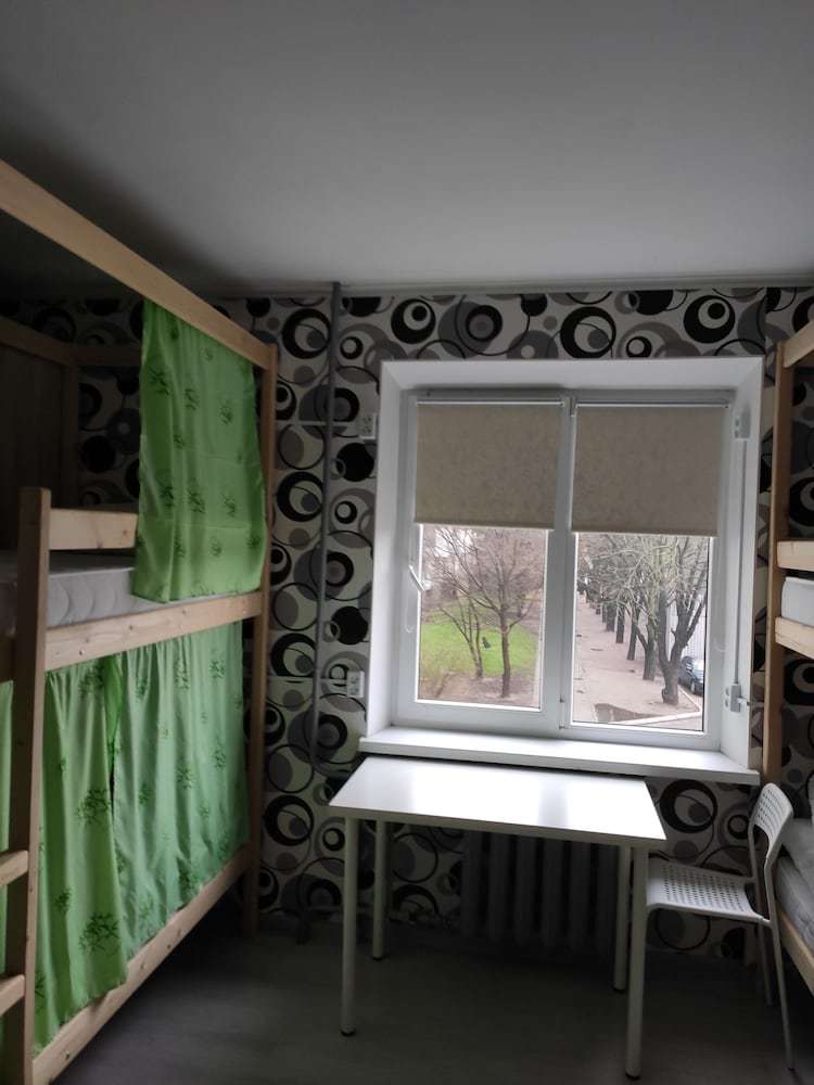 Hostel V Biblioteke