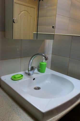 Apartment On 2nd Metallistov