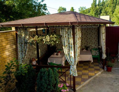 Hostal Avrora Guest House