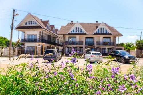 Hostal Guest House Azov Inn