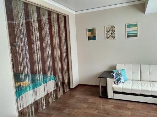 Apartment On Dekabristov 31