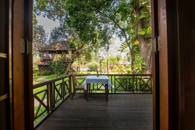 Hotel Banviewnam Camping & Resort