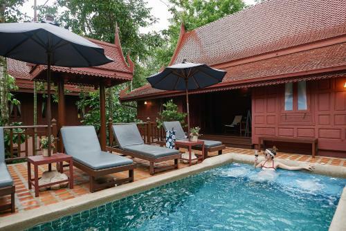 Hotel Baan Amphawa Resort & Spa