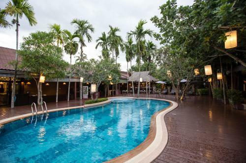 Hotel Baan Amphawa Resort & Spa