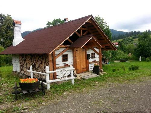Hostal Salamandra Village