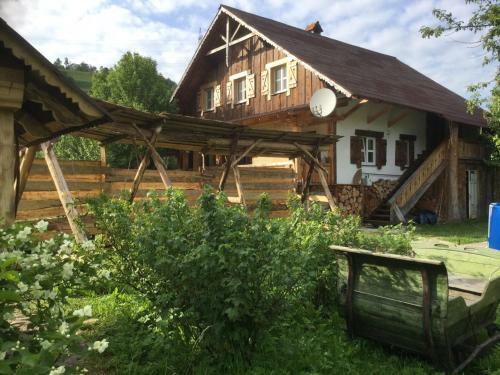 Hostal Salamandra Village