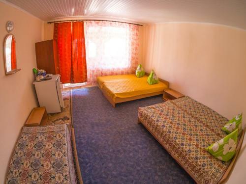 Hostal Arbuz Guest House