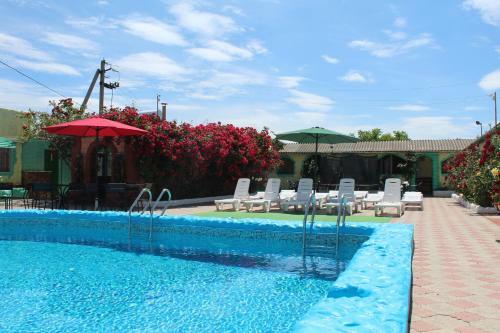 Hostal Arbuz Guest House