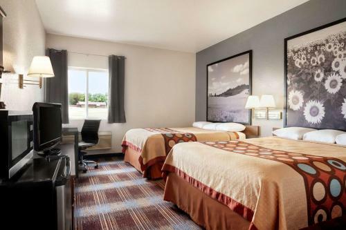 Motel Super 8 By Wyndham Holton