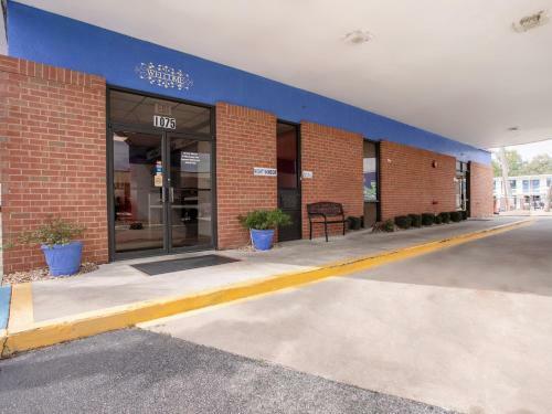 Lake Park Hotel By Oyo