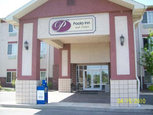 Hotel Paola Inn And Suites