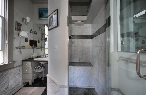 Noe's Nest Bed And Breakfast