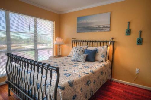 315-g - Madeira Beach Yacht Club