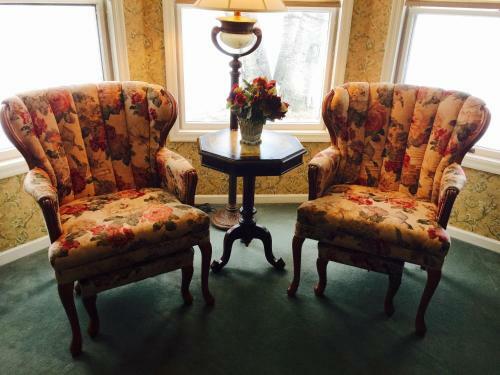 Posada Afton House Inn