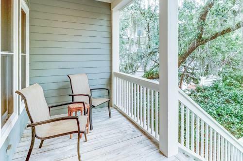 1006 Crooked Oaks Lane