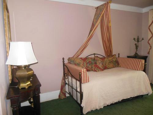 Bed & Breakfast Cedar Grove Mansion Inn & Restaurant