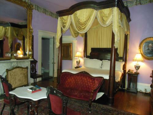 Bed & Breakfast Cedar Grove Mansion Inn & Restaurant