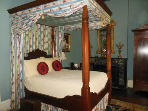 Bed & Breakfast Cedar Grove Mansion Inn & Restaurant