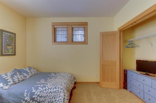8 Fremont Crossing