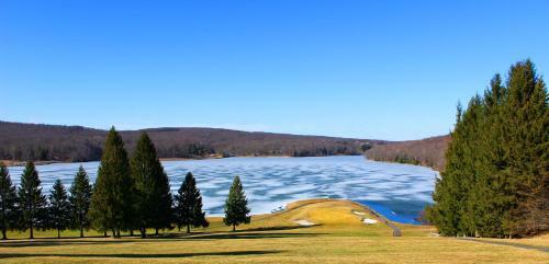 Hotel Alpine Lake Resort