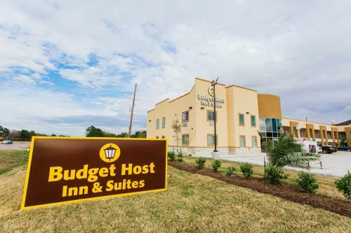 Hotel Budget Host Inn & Suites