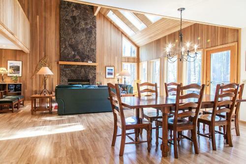 Black Butte Ranch: Nw Contemporary