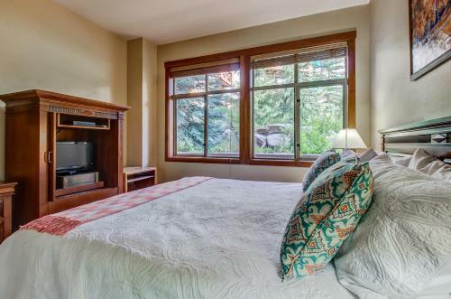 Powderhorn Lodge 102: Sego Lily Suite