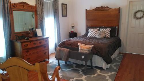 Bed & Breakfast Marvels On The Creek