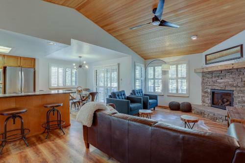 34 Fairway Village