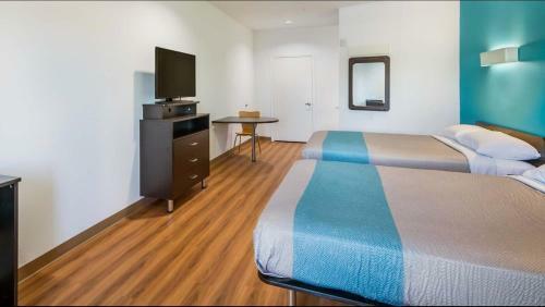 Hotel Motel 6 Channelview