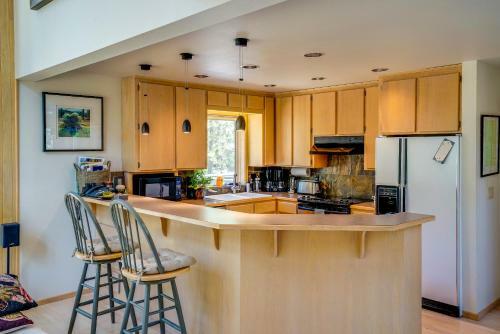 Black Butte Ranch: South Meadow Contemporary