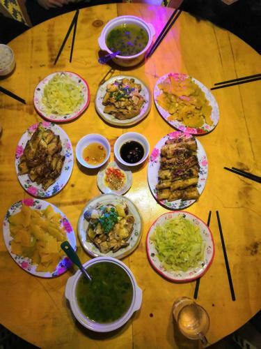 Sister's Homestay And Bar