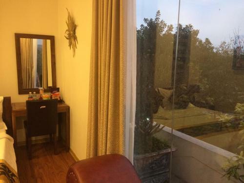 Lake Side Hotel