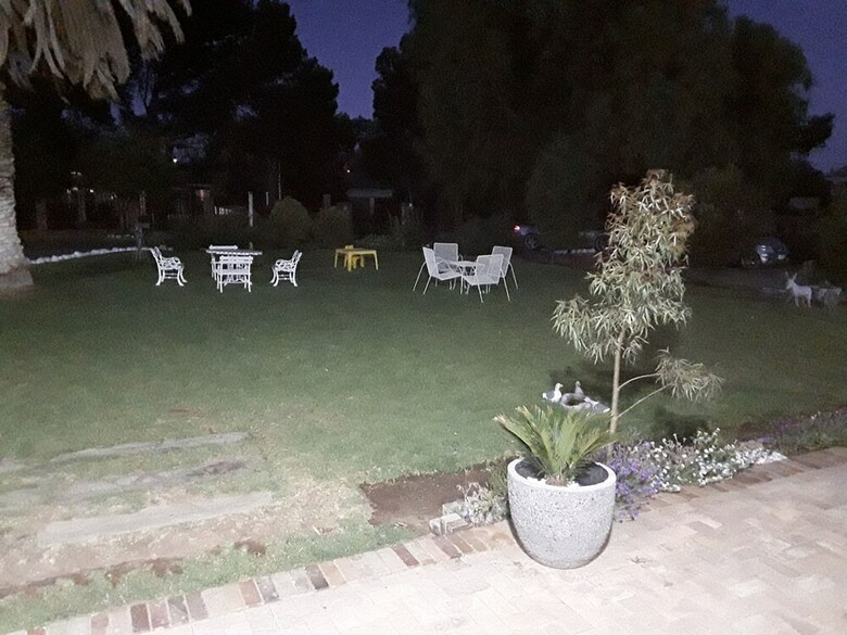 Hostal Victoria Oaks Guesthouse
