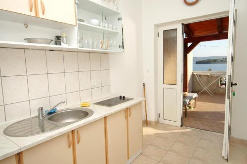 Apartments By The Sea Mrljane, Pasman - 319