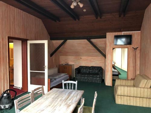 Hostal Miksz�th Vend�gh�z