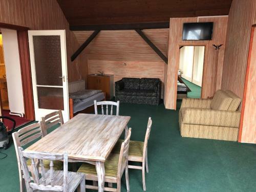 Hostal Miksz�th Vend�gh�z