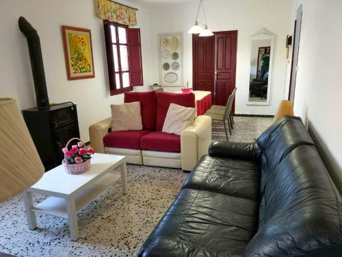Casa Florida Con Piscina Compartida