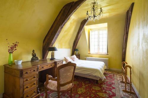 Agroturismo Saint-maclou Chateau Sleeps 28 Pool