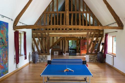 Agroturismo Saint-maclou Chateau Sleeps 28 Pool