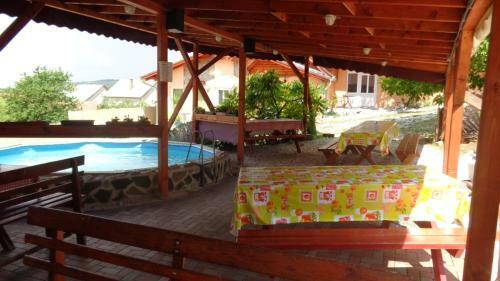 Hostal Katica Vend�gh�z