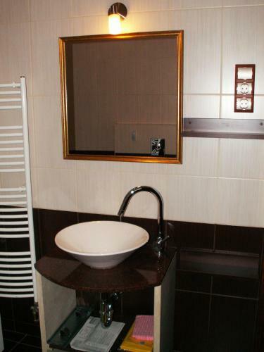 Chester Gozsdu Apartment
