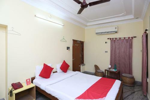 Hostal Rater Tara Diner Rabi Guest House