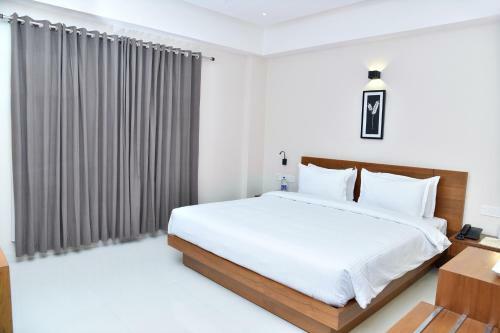 Navaratna Inn - A Luxury Hotel