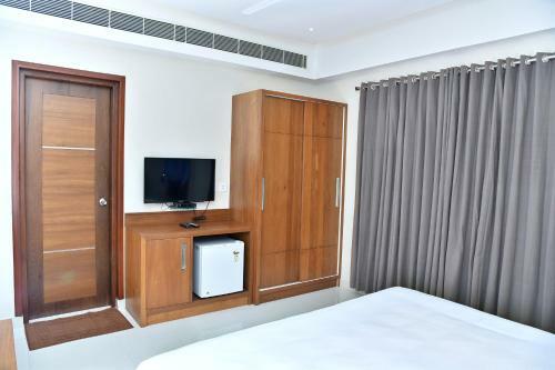Navaratna Inn - A Luxury Hotel