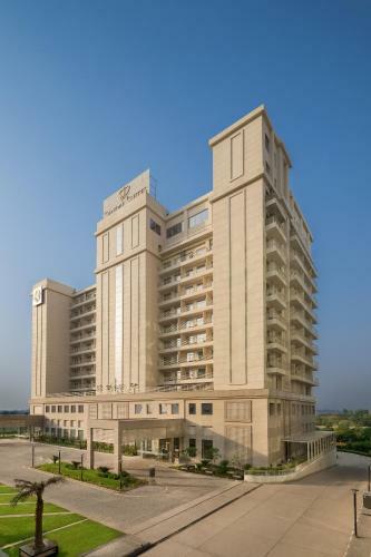 Sandal Suites By Lemon Tree Hotels