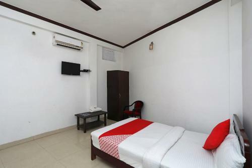 Oyo 15027 Hotel Lotus International