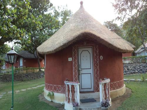 Hotel Kishkinda Heritage Resort