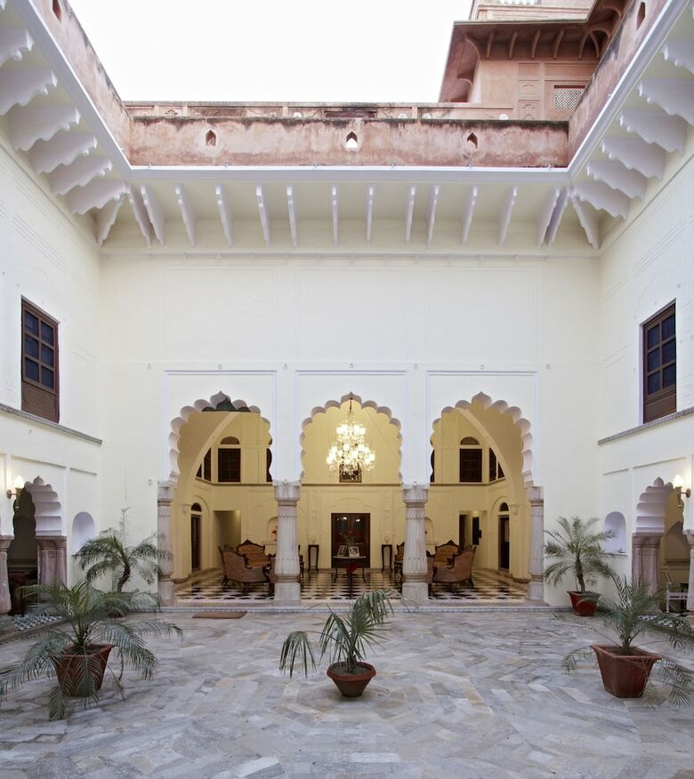 Hotel Patan Mahal